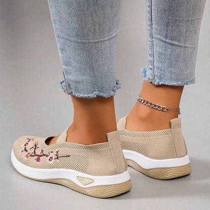 🔥Last Day Promotion 49% OFF - Women's Casual Breathable Slip On Orthopaedic Walking Shoes